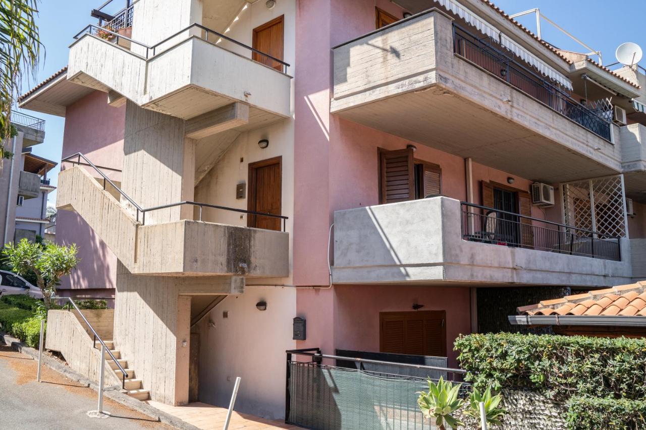 Elegant Apartment In Residence With Pool Acireale Dış mekan fotoğraf